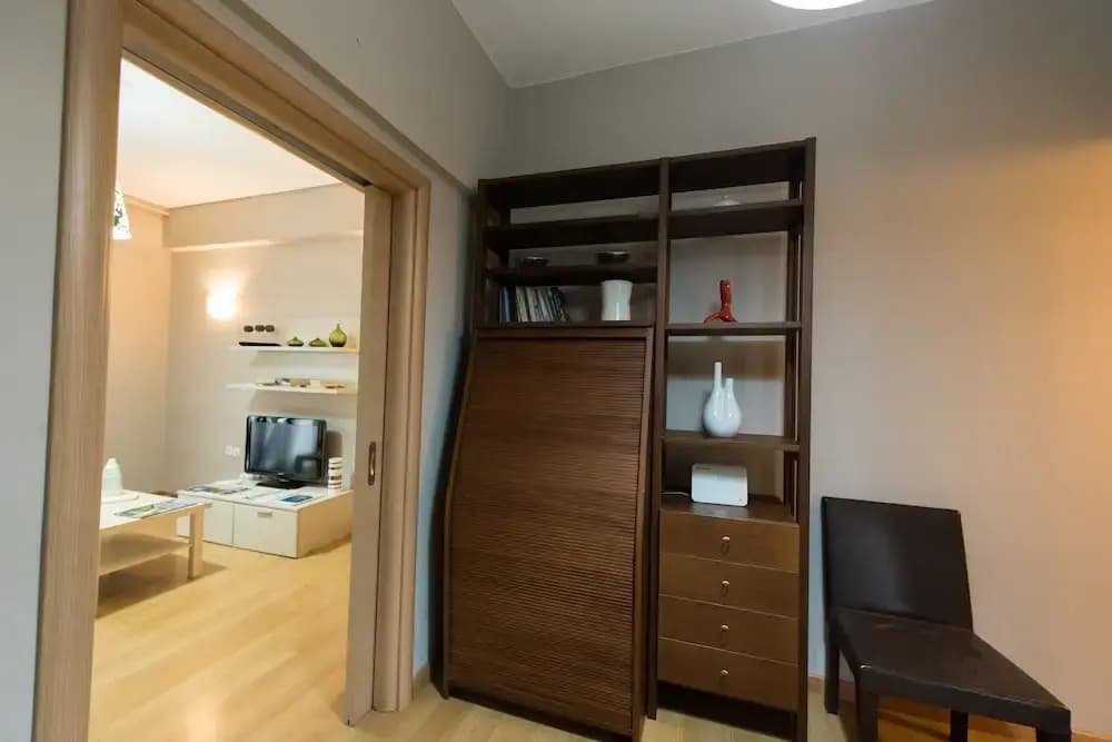 Central 3BD Apt. near Acropolis - photo 4