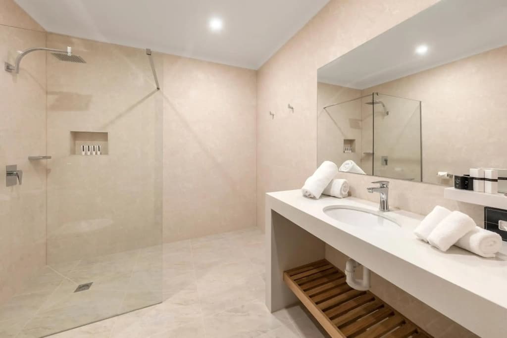 Canterbury International Hotel - photo 10