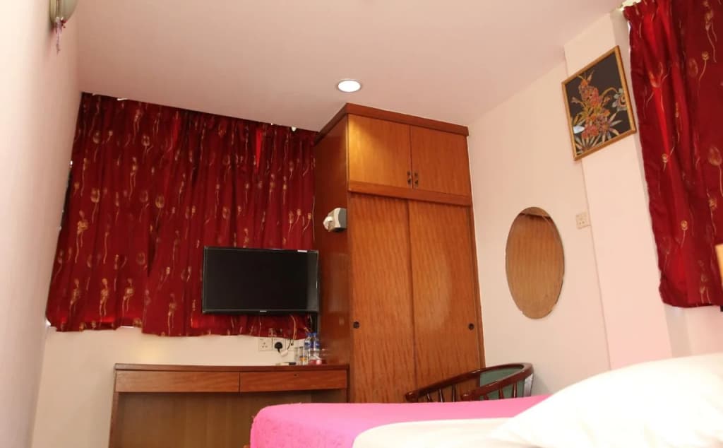 Town Inn Hotel - photo 4