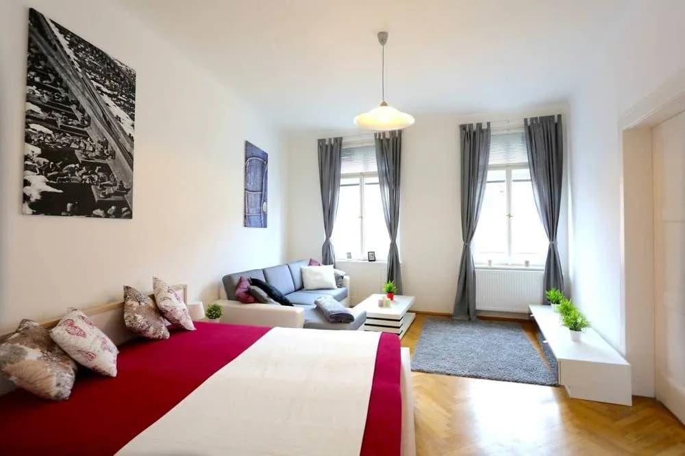 Large Wenceslas Square Apartment for 10 guests - photo 5