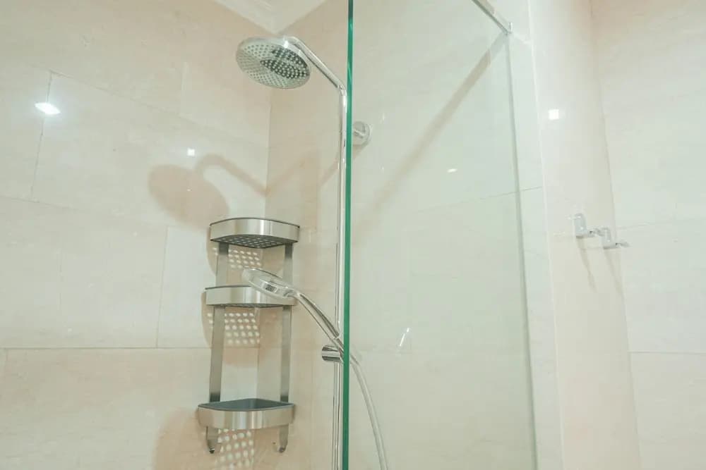 Fabulous Menteng Park Studio Apartment - photo 12