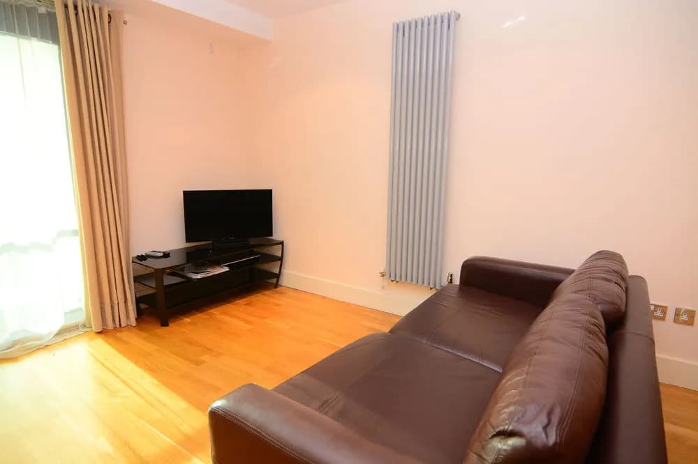 Millharbour Residences - photo 6