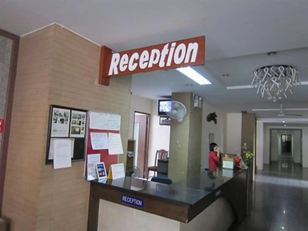 18 Coins Budget Hotel - photo 2