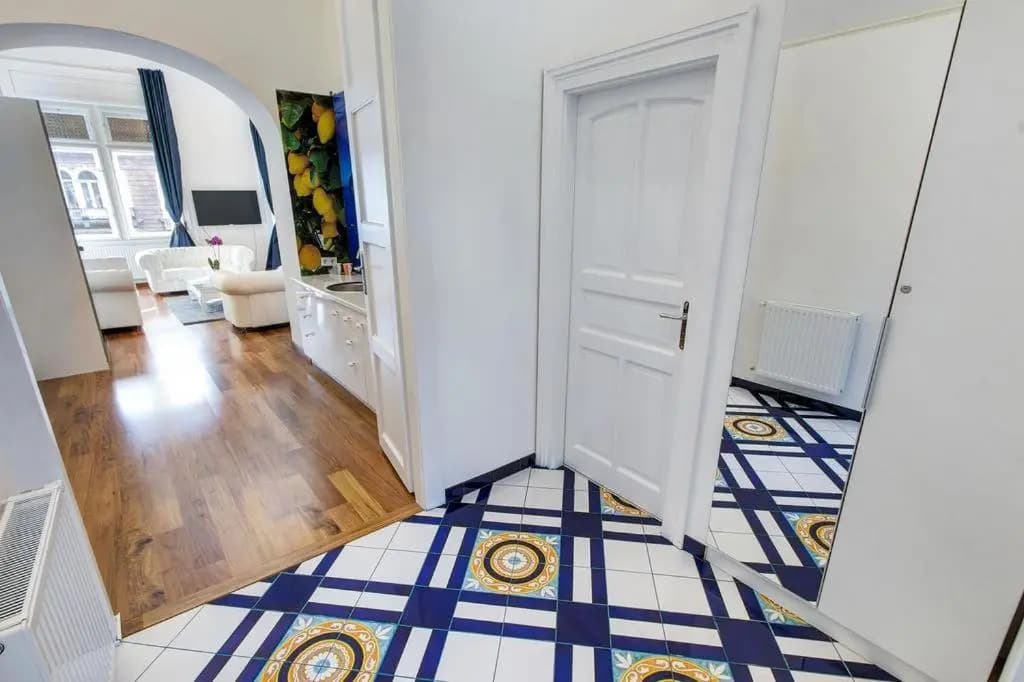 Royale Apartment - photo 3