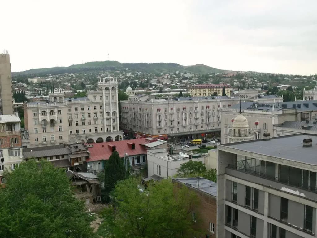 Flat in Tbilisi - photo 3