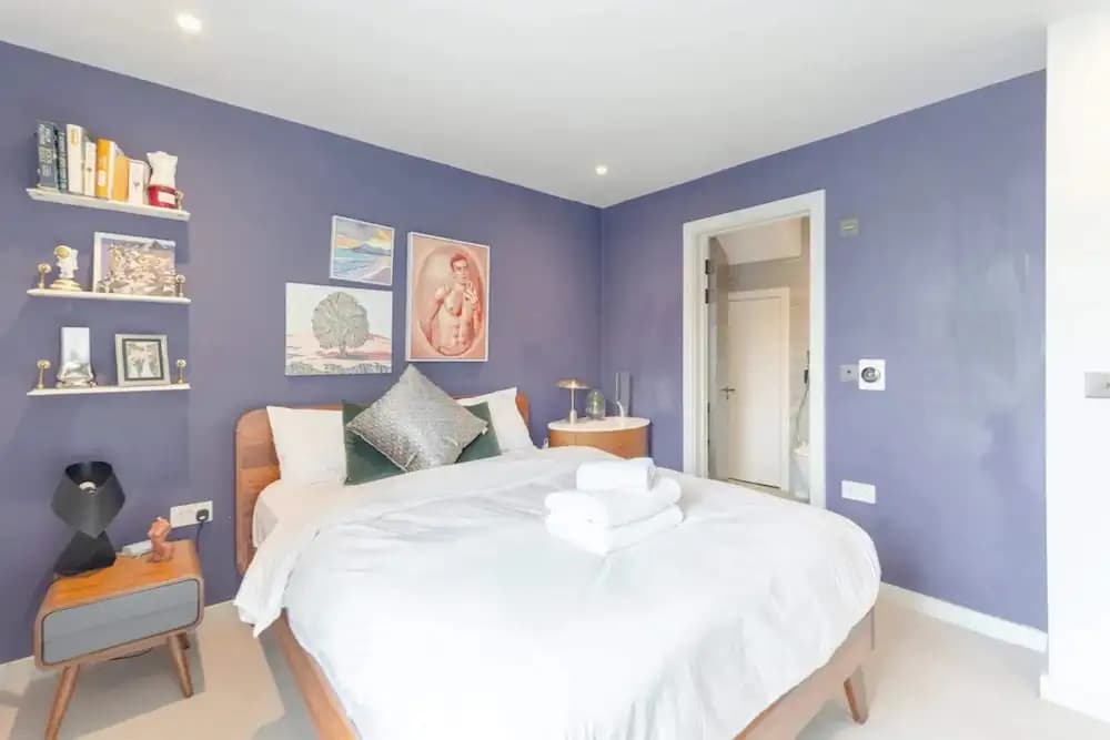 Sleek & Spacious 2BD Flat - Clapham - photo 1