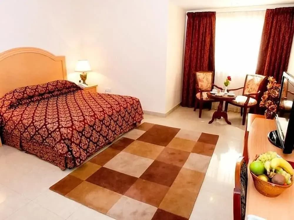 Safeer Hotel Suites - photo 1