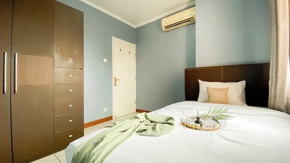 Spacious And Comfy 3Br At Puri Garden Apartment - photo 21