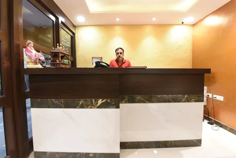 OYO Flagship 5383 Hotel Under Bridge Inn - photo 19