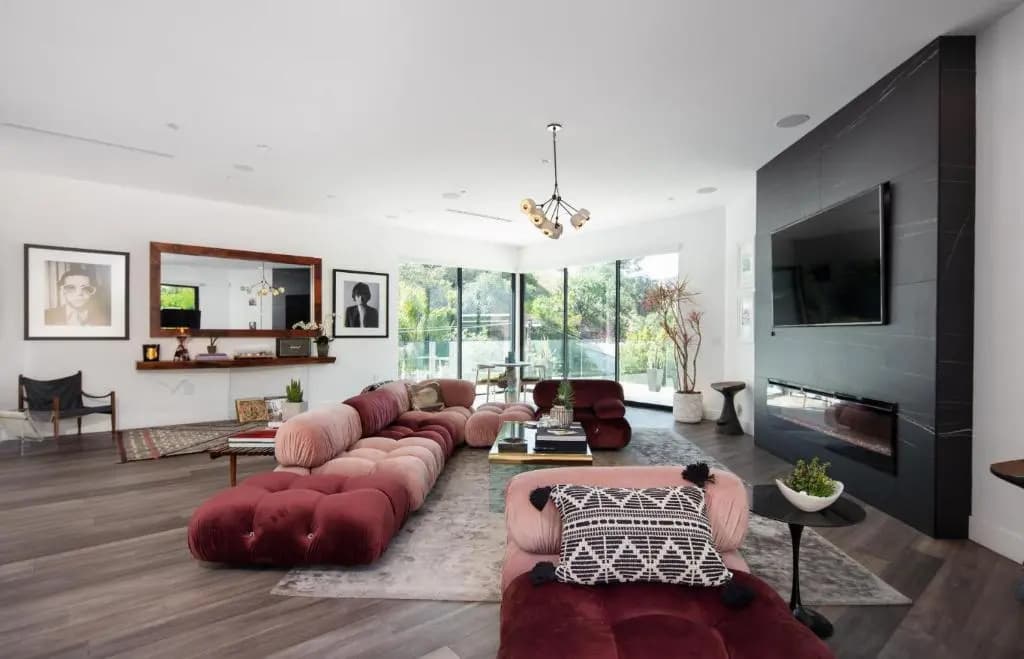 Willow Glen - Hollywood Hills Multi-level Villa With Theater & Pool - photo 38