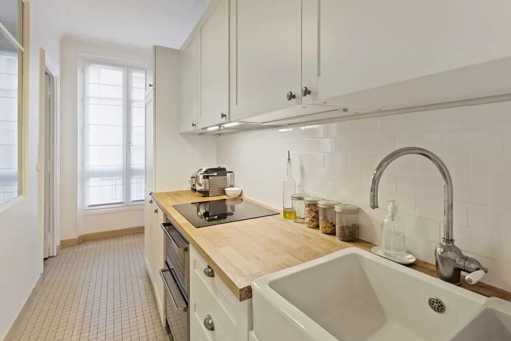 Bright and Spacious Apartment Near Bastille - photo 11