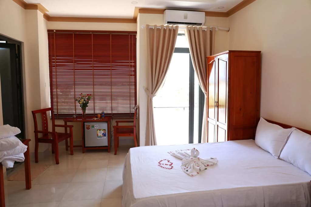 Lien Thong Hotel - photo 2
