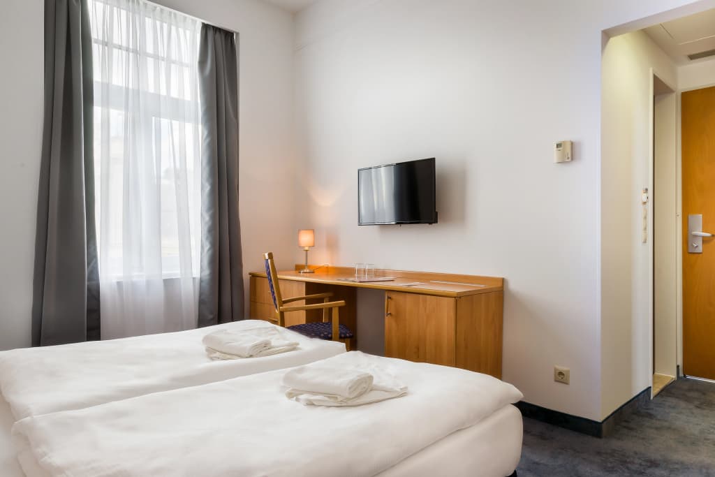 East City Hotel - photo 35