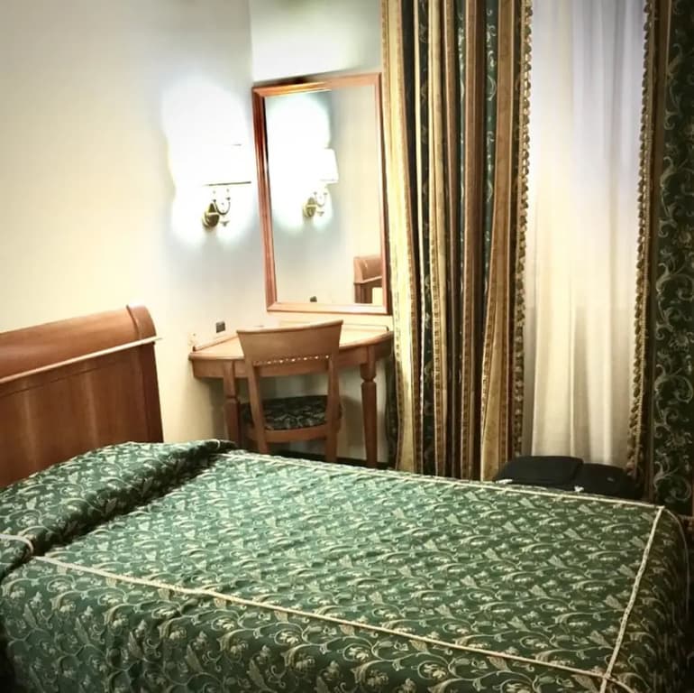 Champagne Palace Hotel - photo 12