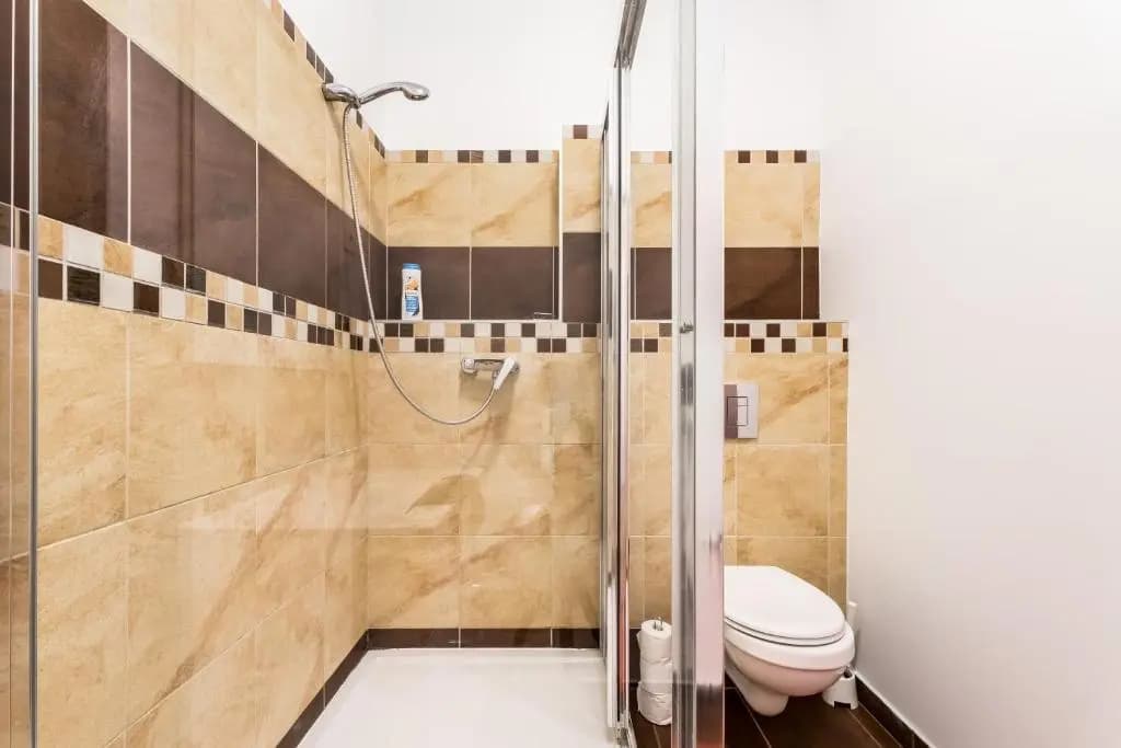 BERTA - 4 Bedrooms, 3 Baths - photo 3