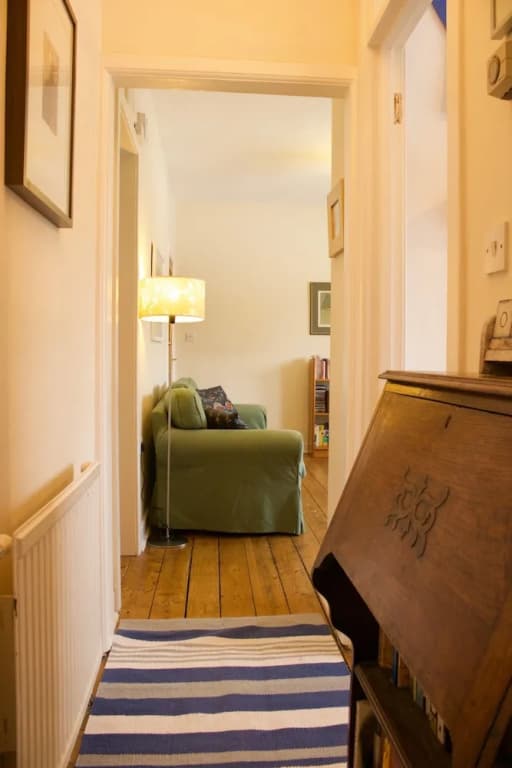 1 Bedroom Private Garden Flat - photo 5