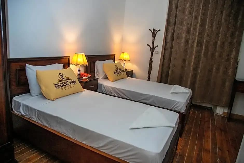 Regency Inn - photo 5
