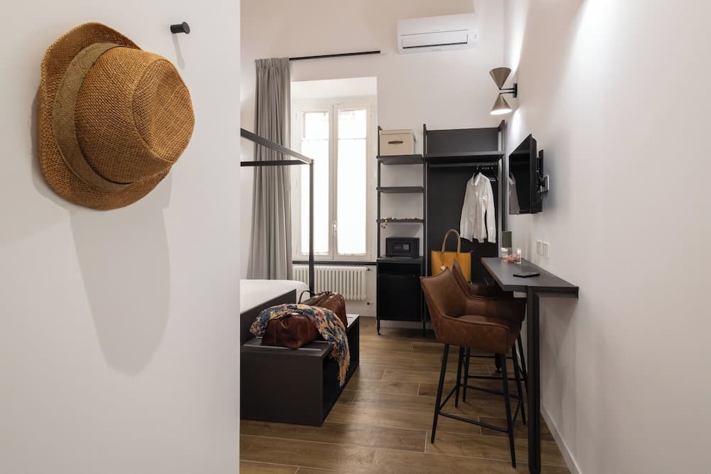 Style & Stone Guest House - photo 30