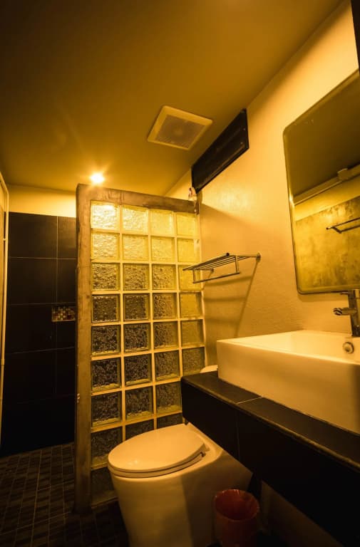 Loma Place Hotel - photo 8
