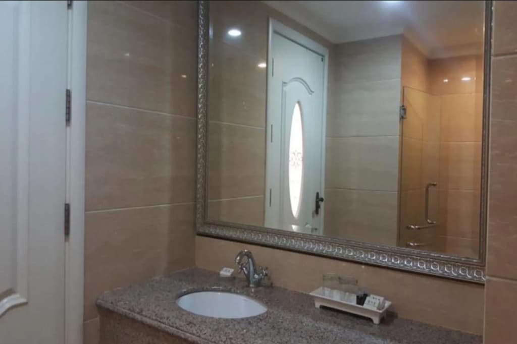 Lk Noble Suite - photo 8