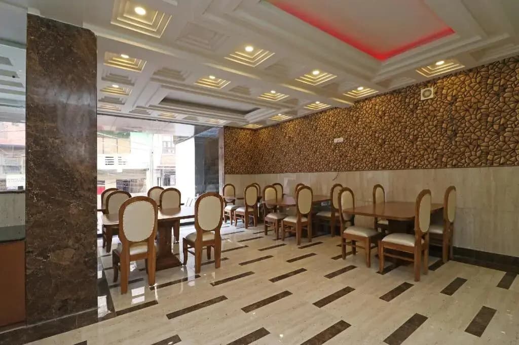 M Suites by OYO Rooms - photo 4