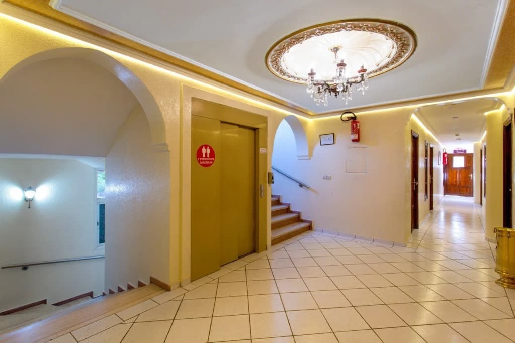 Hotel Akabar - photo 12