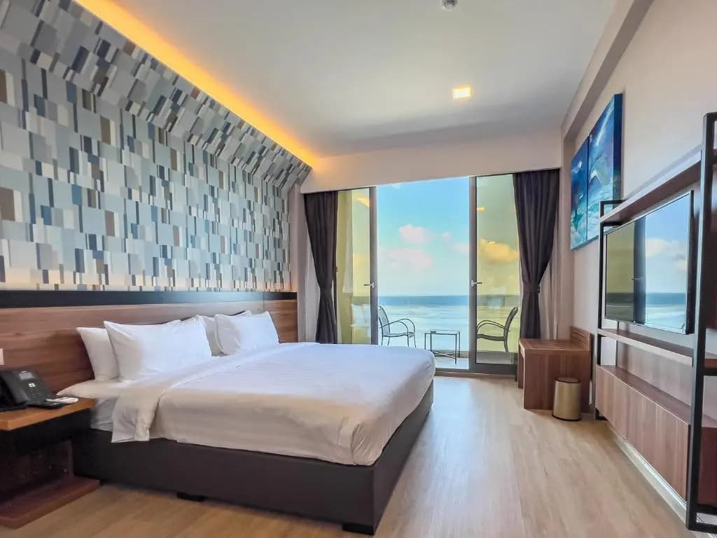 Triton Prestige Seaview and Spa Hotel - photo 4