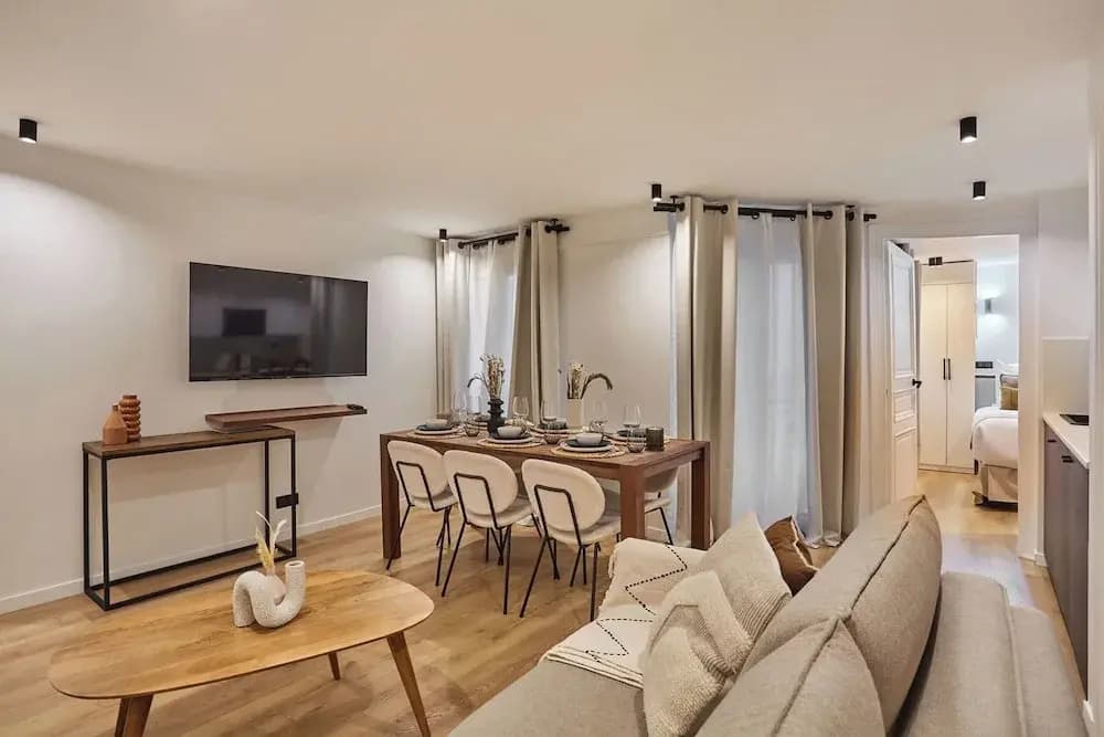 Superb Apartment Center of Paris by Studio Prestige - photo 8