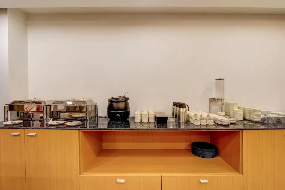 OYO Townhouse 115 Patel Nagar - photo 13