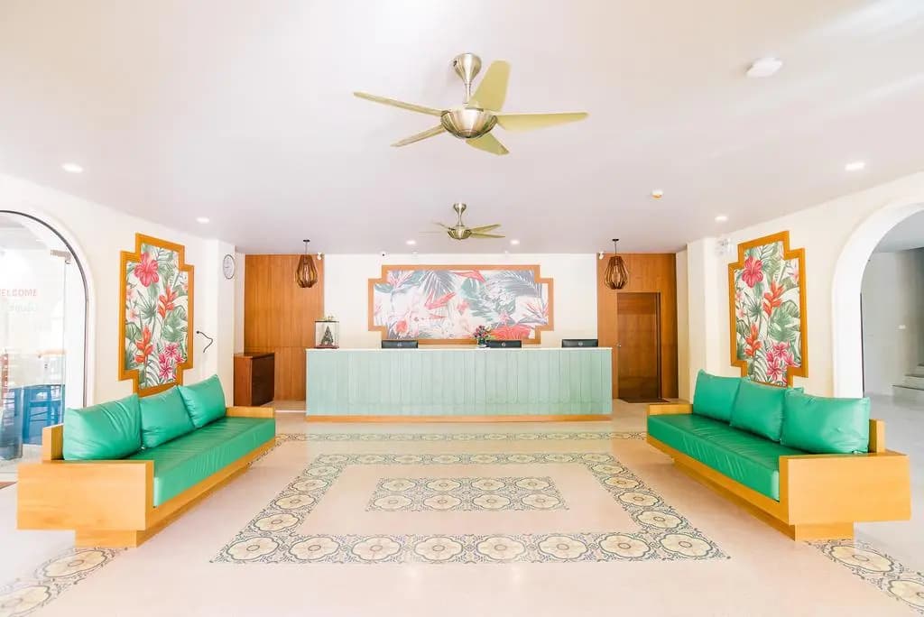 ROYAL PINEAPPLE HOTEL | A Welcome to Wealth and Good Fortune - photo 12