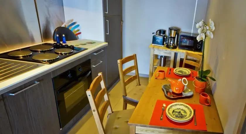 Spacious Studio Right @ The Beach - photo 10