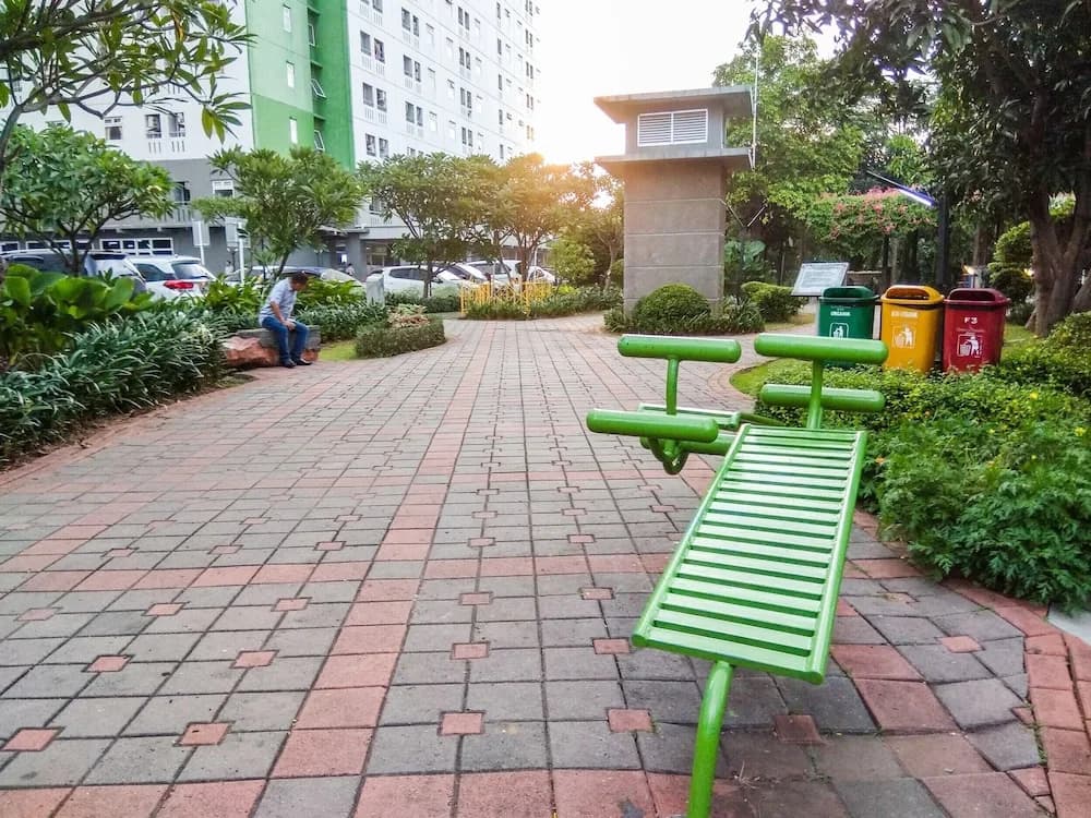 Lovely and Strategic Studio at Green Pramuka Apartment - photo 8