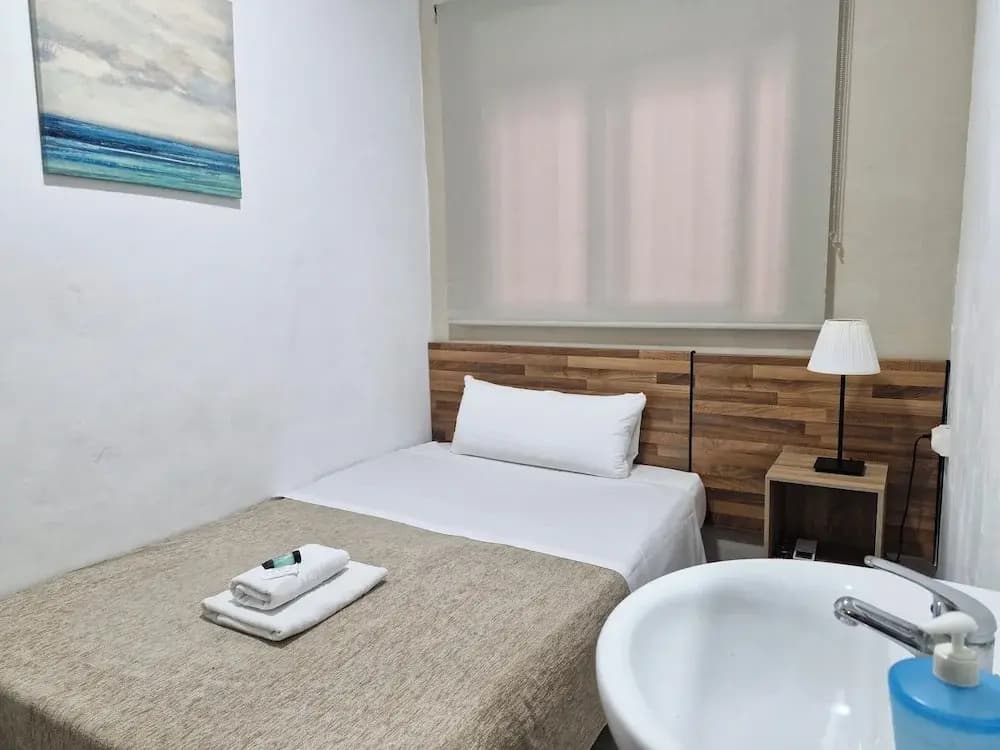 Hostal Elkano - photo 8