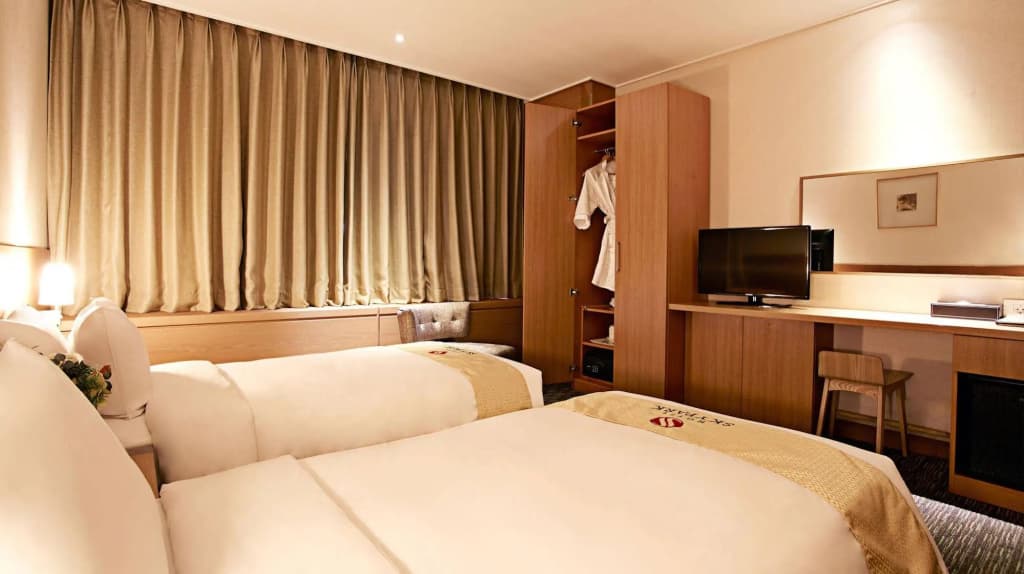 Hotel Skypark Central Myeongdong - photo 6