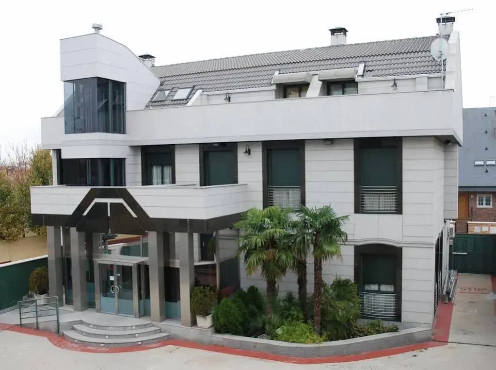 Hostal Los 5 Pinos - photo 1