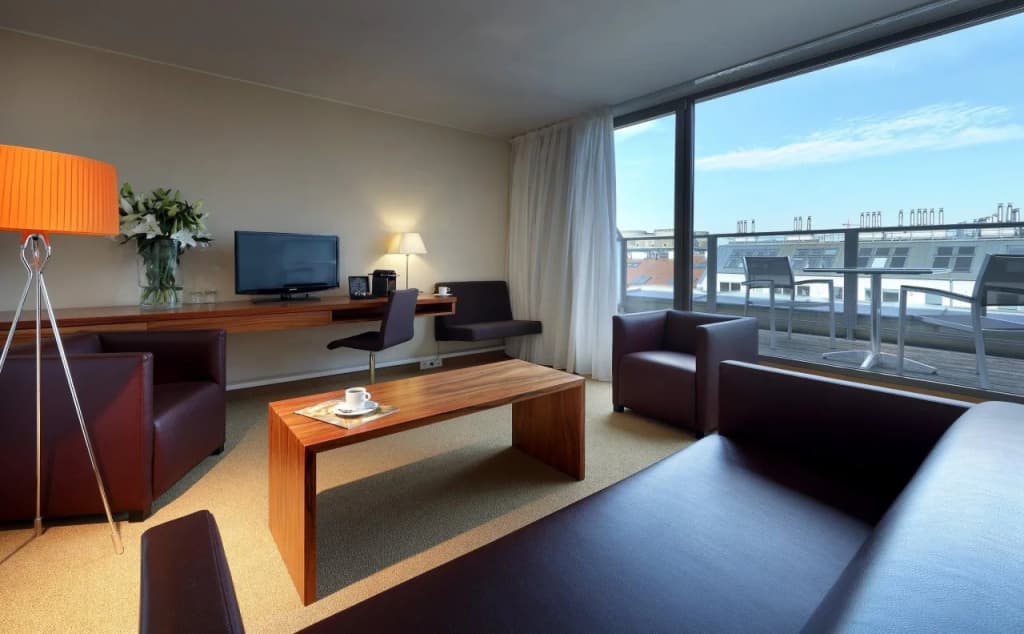 Hotel Eurostars Embassy - photo 33