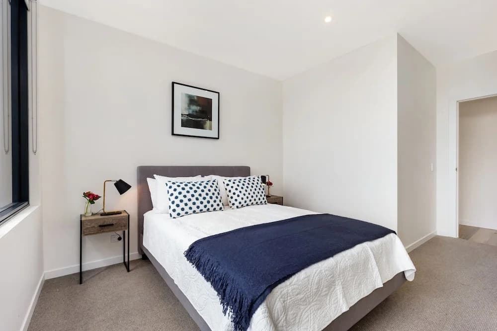 North Ryde Modern Apartment - photo 3