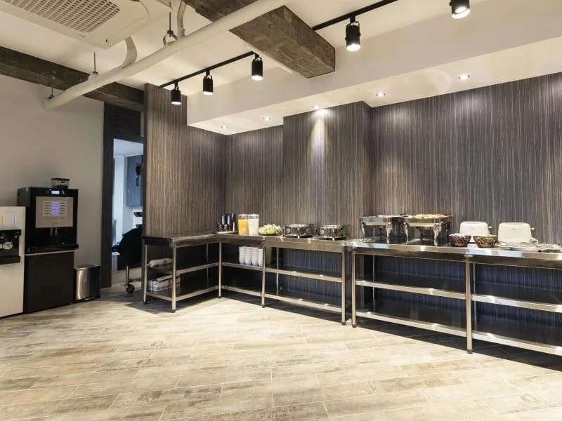 Hub Hotel - photo 10
