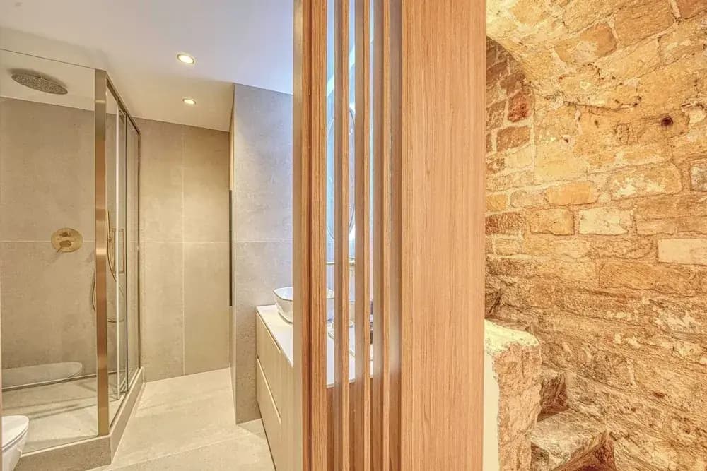 Central Historic Loft by Architect, Near Louvre - photo 9