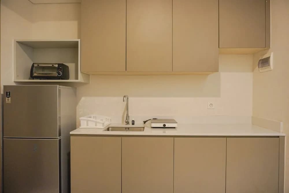 Modern Look And Warm 1Br At Gold Coast Apartment - photo 16