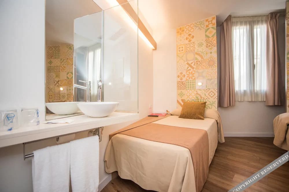 Mare Nostrum Hostal - photo 13