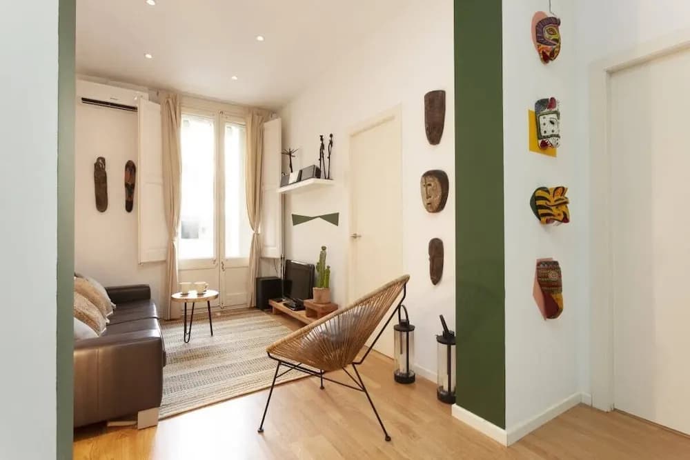Centric 2 Bedroom Apartment With a Private Lovely Terrace - photo 3