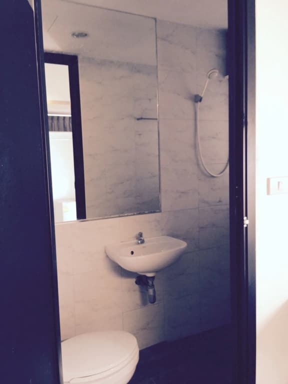 Nine Place Sukhumvit 40 - Hostel - photo 14