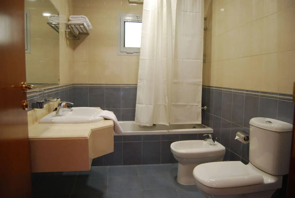 Al Madina Suites Doha - photo 9