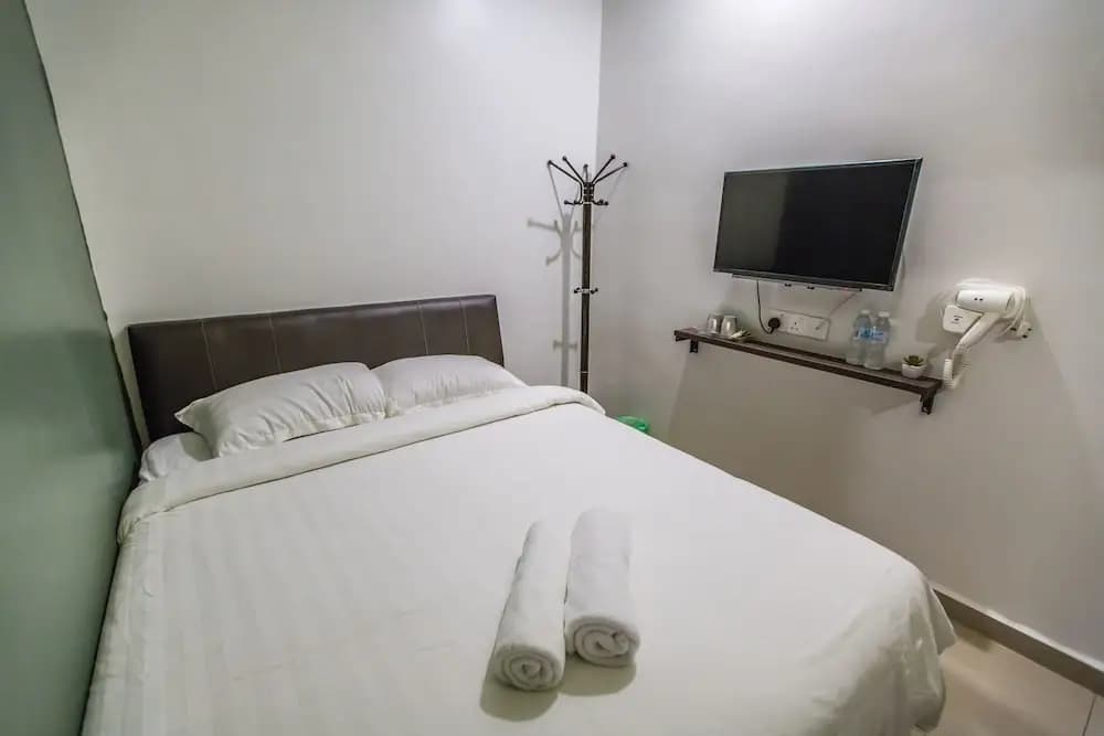 U Plus Budget Hotel - photo 4