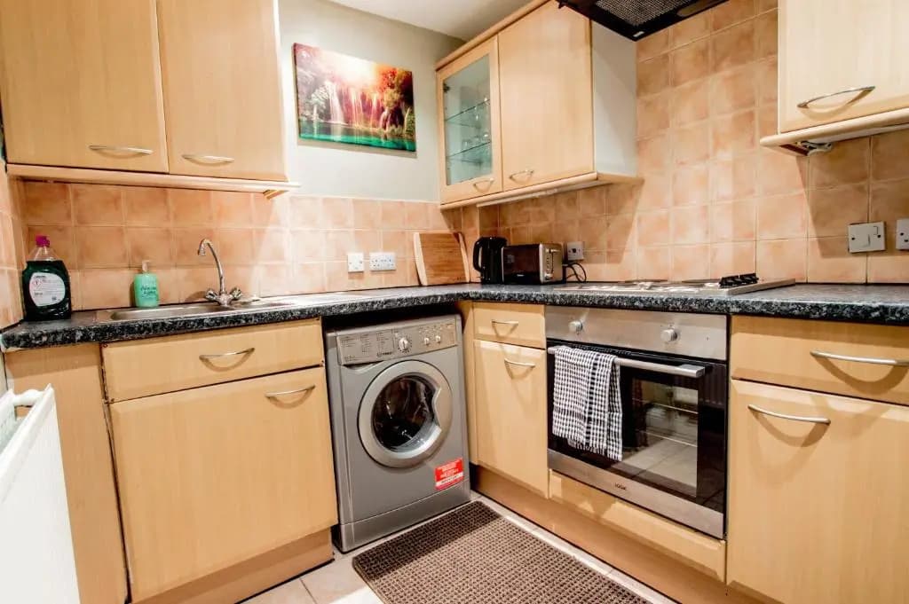 Montgomery Apartments - Crighton - photo 15
