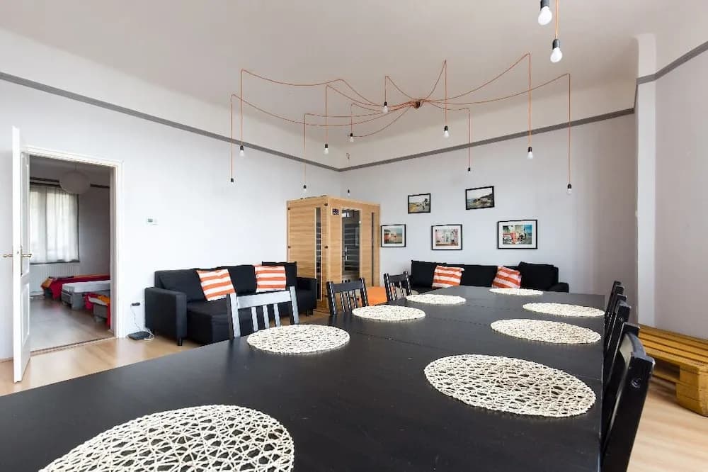 Astoria Apartment - photo 2