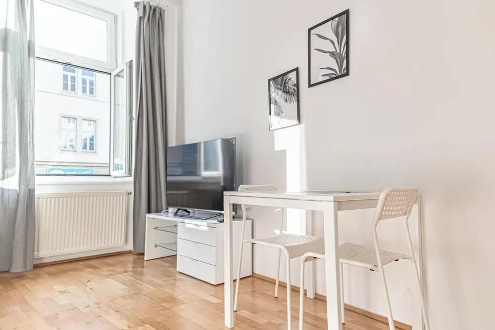 3BR Belvedere Bookable for Long Stays - photo 10