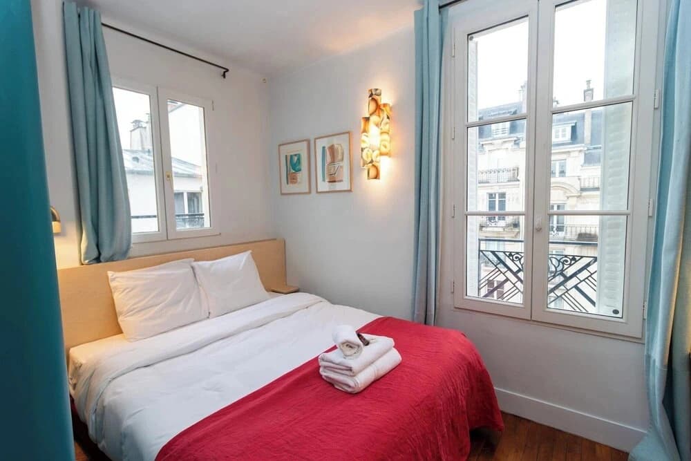 Superb Flat With Terrace in the Centre of Paris - photo 2
