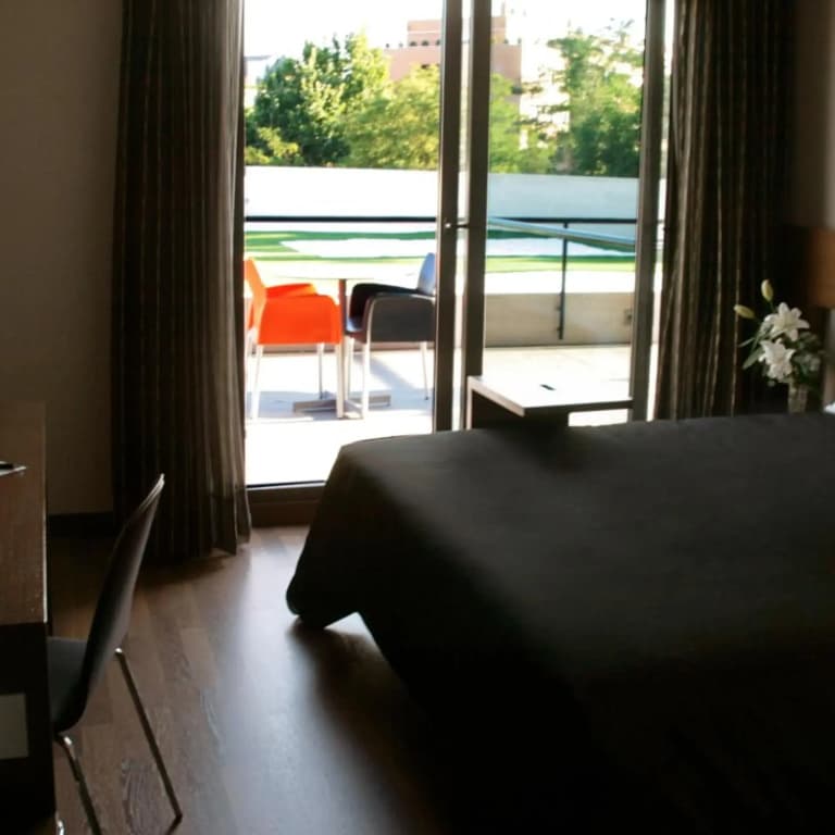 Hotel Tach Madrid Airport - photo 35